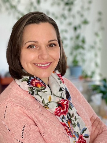 Dr. Nicole Basta