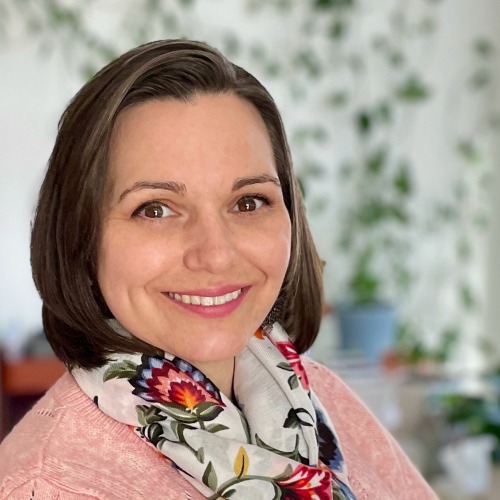 Dr. Nicole Basta